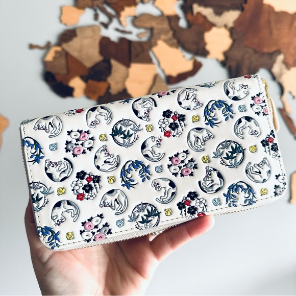 Bunkoya Oozeki Asakusa Yuzen Cat Nibi Iro Long Japan Floral Embossed Wallet - Picture 5 of 11